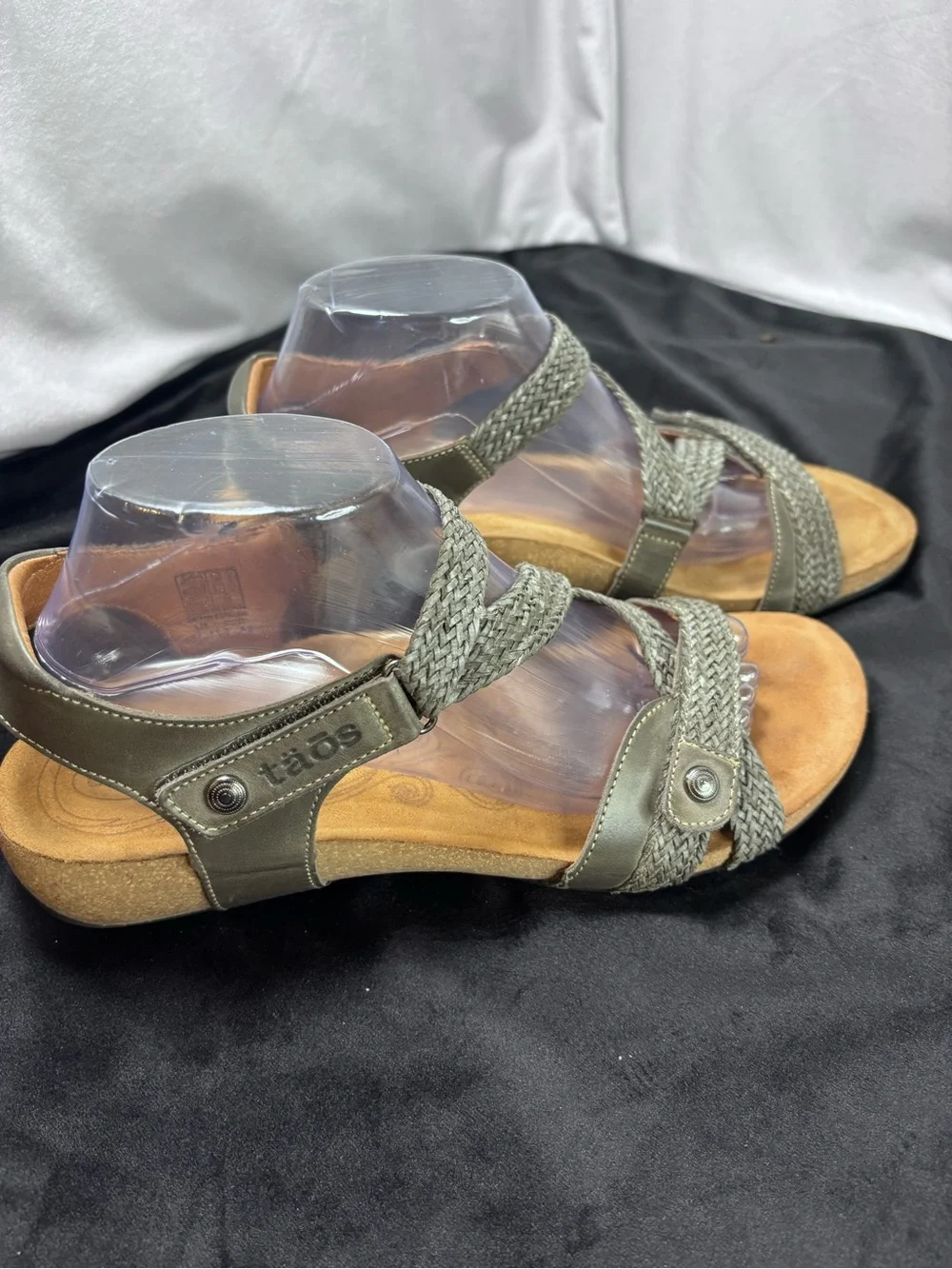 Taos Trulie Women’s Backstrap Sandals Dark Grey Leather Size 11-11.5